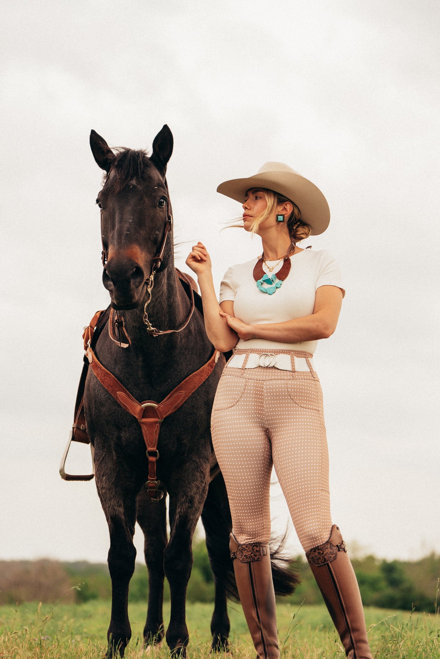 Athletic Breech - Linen & Pearls