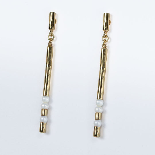 Prism - Linea Pearl Equestrian Earring