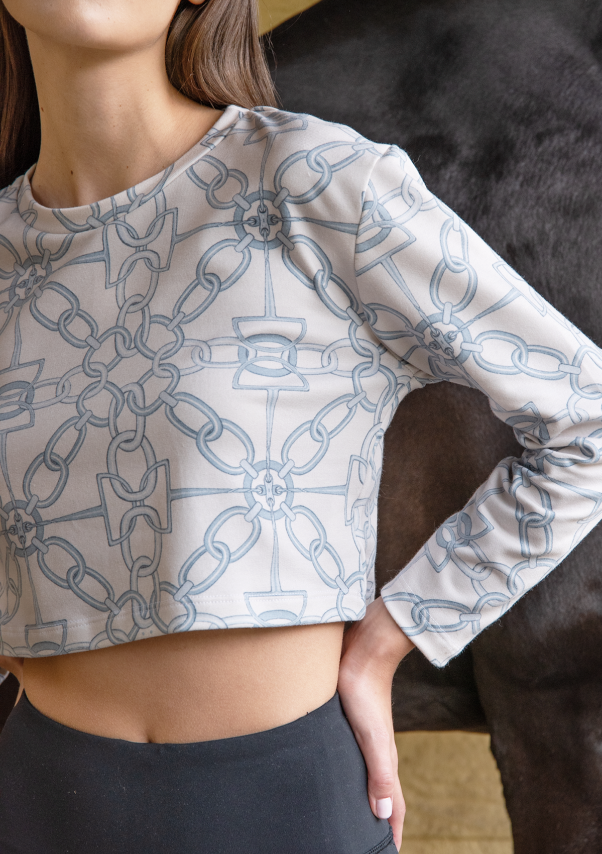 Unwind Cropped Sweatshirt - Chainlink Print- Powder