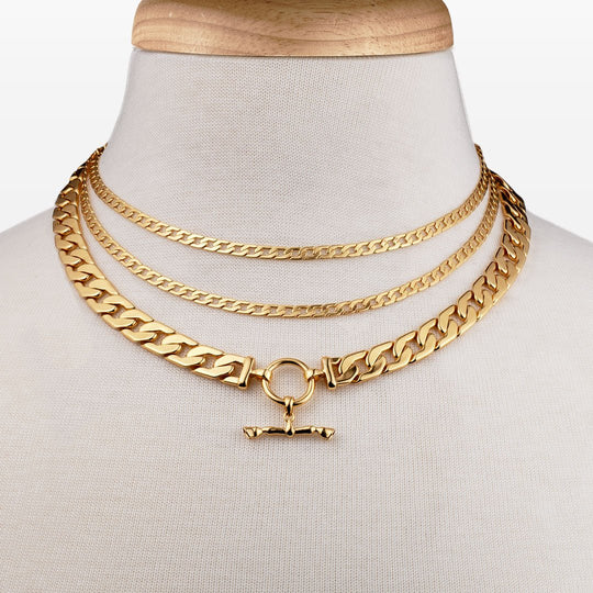 Cadence - Equestrian Curb Chain T-Bar Necklace in Gold