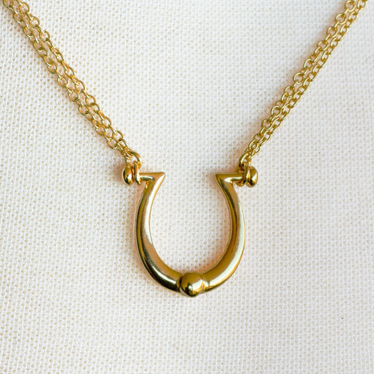 Omega - Equestrian Horseshoe Necklace in Gold
